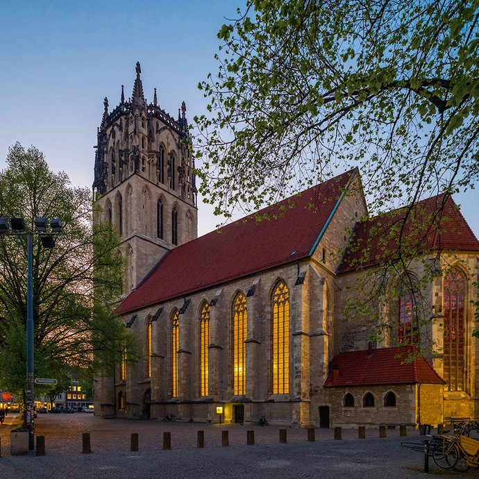 Ansicht der Pfarrkirche Liebfrauen-Überwasser, ehem. Stiftskirche in Münster (vergrößerte Bildansicht wird geöffnet)