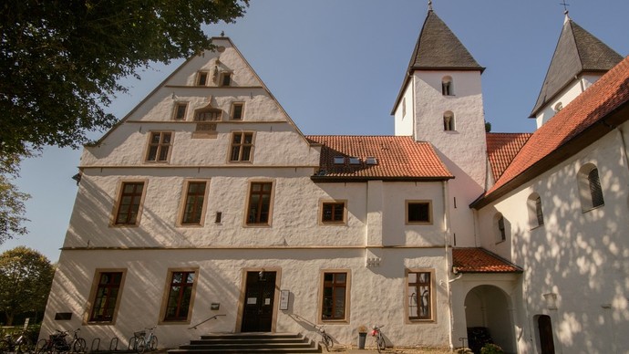 Stift Cappel in Lippstadt. Foto: Thomas Goetza. Stift Cappel in Lippstadt. Foto: Thomas Goetza.