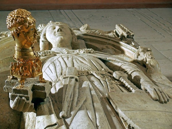 Grabplatte Gottfrieds von Cappenberg. Foto: Kath. Kirchengemeinde St. Johannes.