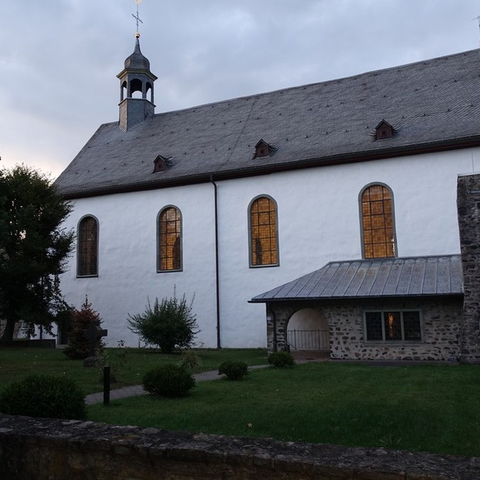 Blick auf die Stiftskirche in Rumbeck