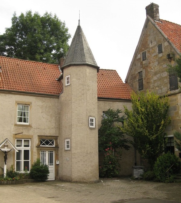 Hof des ehemaligen Klosters. Foto: Hildegard Schulze-Elshoff.