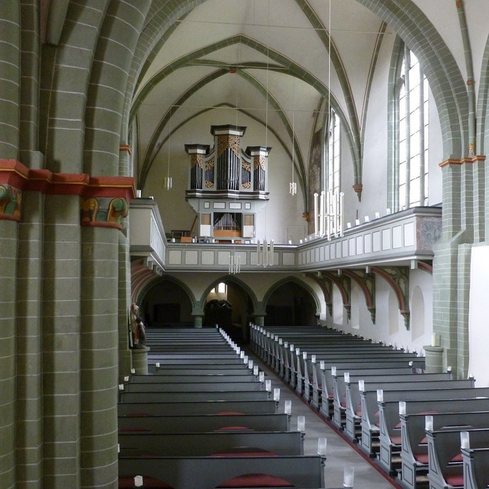 Blick auf die Orgel im ehemaligen Zisterzienserinnenkloster Fröndenberg. © Jochen von Nathusius.