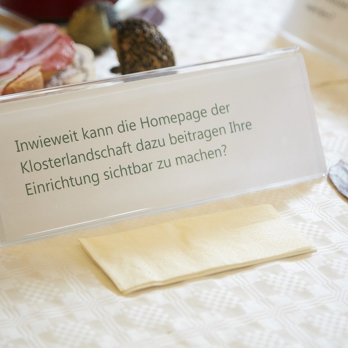 World-Café (vergrößerte Bildansicht wird geöffnet)