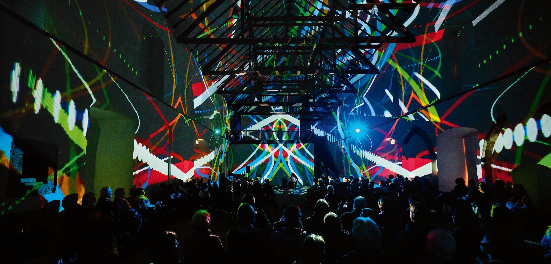 Lichtinstallation von Kurt Laurenz Theinert im DA, Kunsthaus Kloster Gravenhorst 2019. Foto: Michael Jezierny.