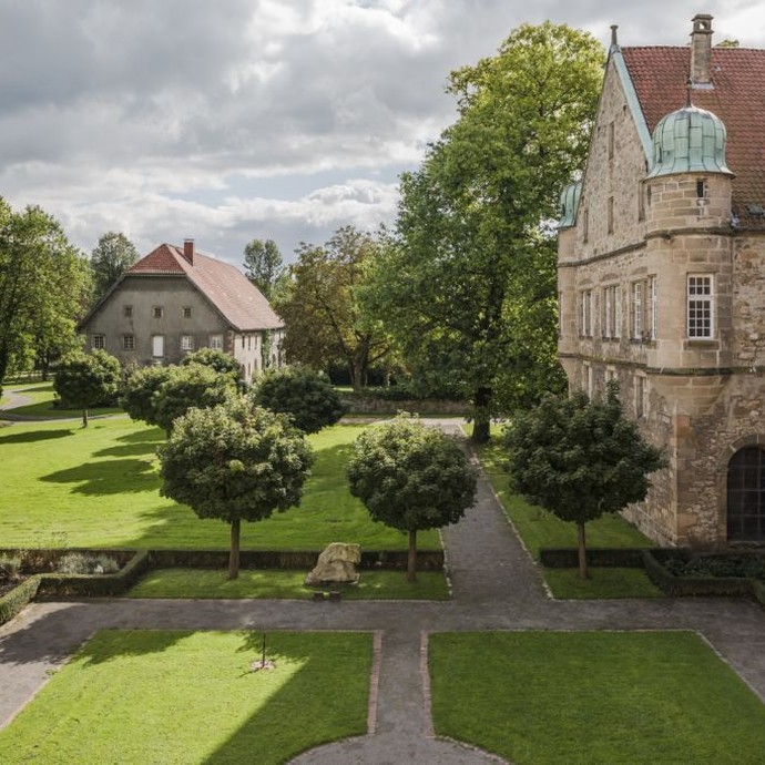 Außenansicht des Schlosses Willebadessen. © Karin Goldbach, Lemgo.