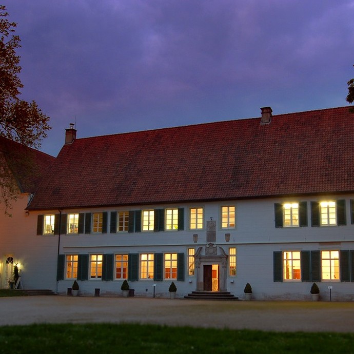 Kloster Bentlage bei Abenddämmerung. © Kloster Bentlage, Gerrit Musekamp.