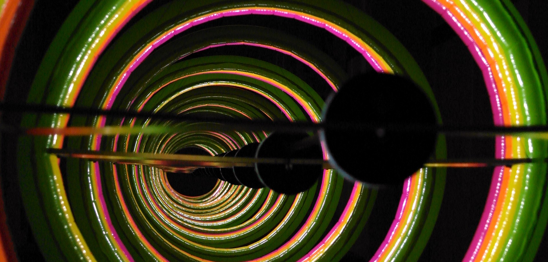 Zeigt die Lichtinstallation Paddlingpools im Kloster Höxter. © Nils Voelker.
