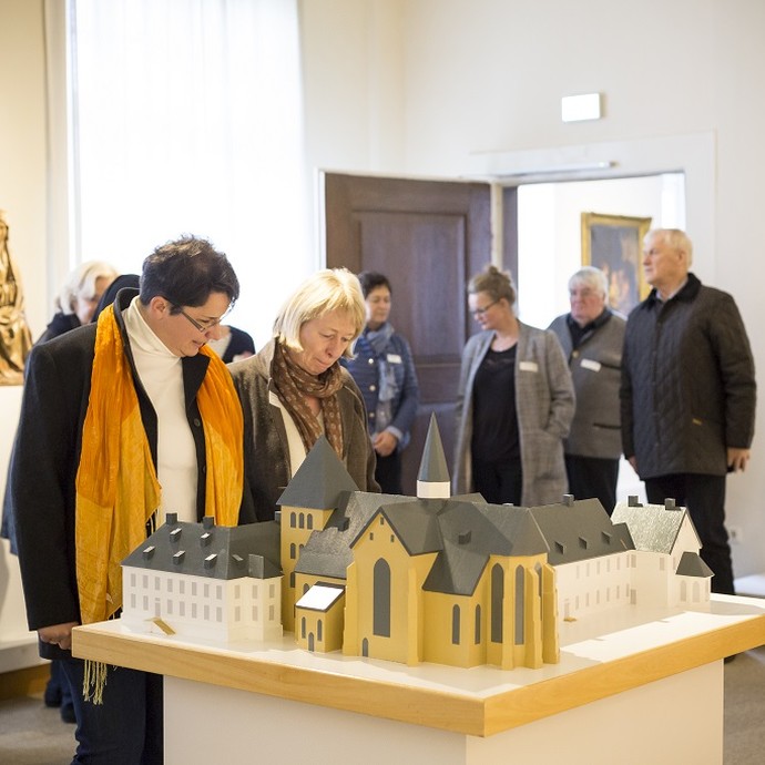 Führung durch das Museum (vergrößerte Bildansicht wird geöffnet)