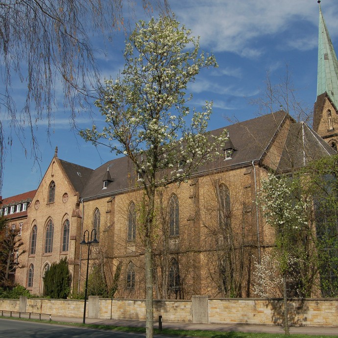 Kirche und Mutterhaus der Kongregation der Franziskanerinnen von Salzkotten.© fcjm.de.