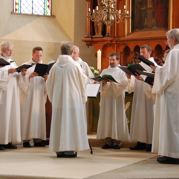 "Schola Cantando praedicare" in der Kirche Ss. Cornelius und Cyprianus Metelen. © Dr. Johanna Grüger.