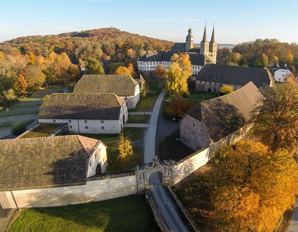 Ein Klosterort in Westfalen-Lippe ist die Abtei Marienmünster im Kreis Höxter.