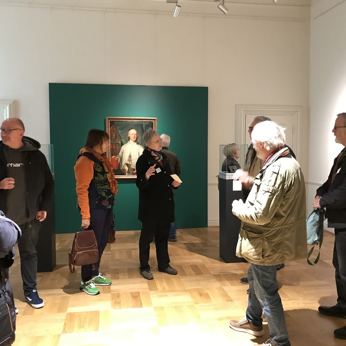 Führung durch die Ausstellung „Barbarossa. Das Vermächtnis von Cappenberg“ mit Dr. Gerd 
Dethlefs und Petra Mecklenbrauck. (vergrößerte Bildansicht wird geöffnet)