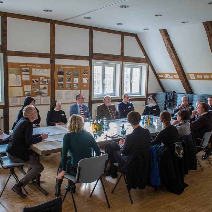 Panel 4 (vergrößerte Bildansicht wird geöffnet)