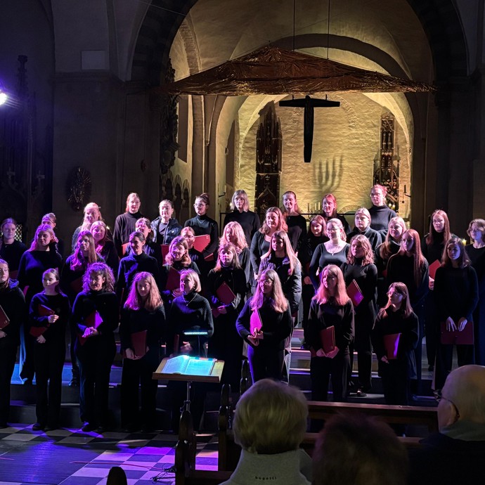 Konzert des Mädchenchors am Dom zu Münster in der Stiftskirche Freckenhorst (vergrößerte Bildansicht wird geöffnet)