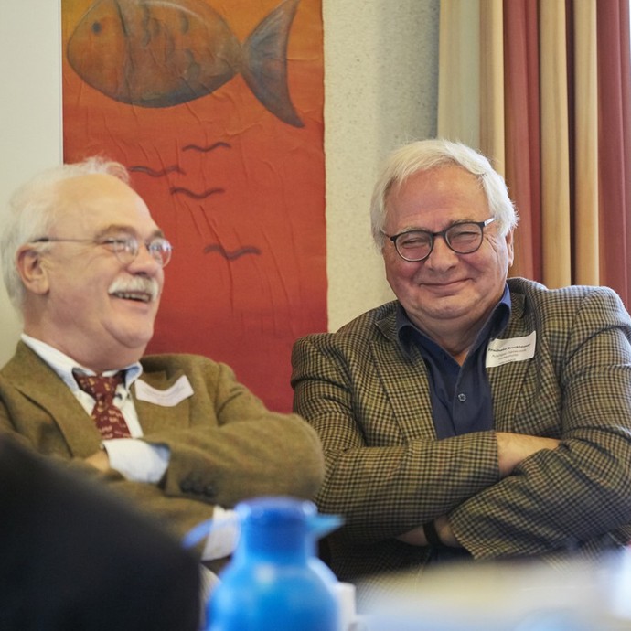 Teilnehmer (vergrößerte Bildansicht wird geöffnet)